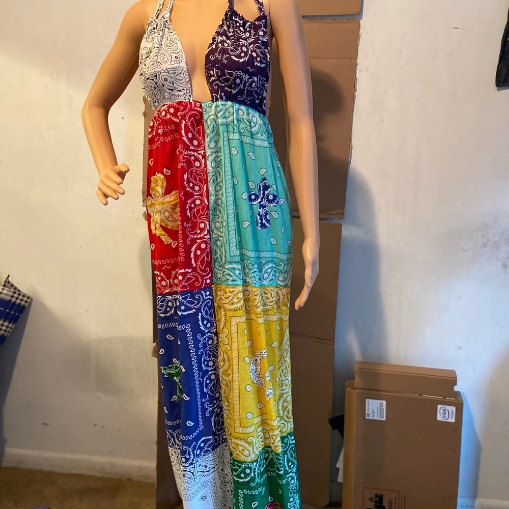 GENUINE THREADZ BANDANNA AND PAISLEY MAXI DRESS SIZE M WITE AQUA BLUE RED GREEN